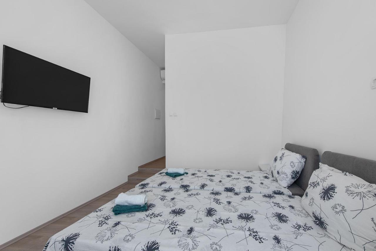 Mima Apartments Rijeka Buitenkant foto