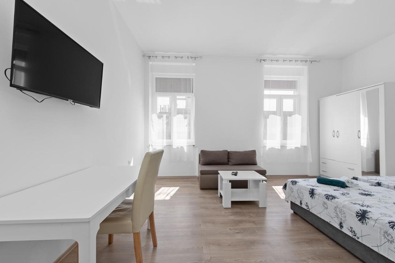 Mima Apartments Rijeka Buitenkant foto