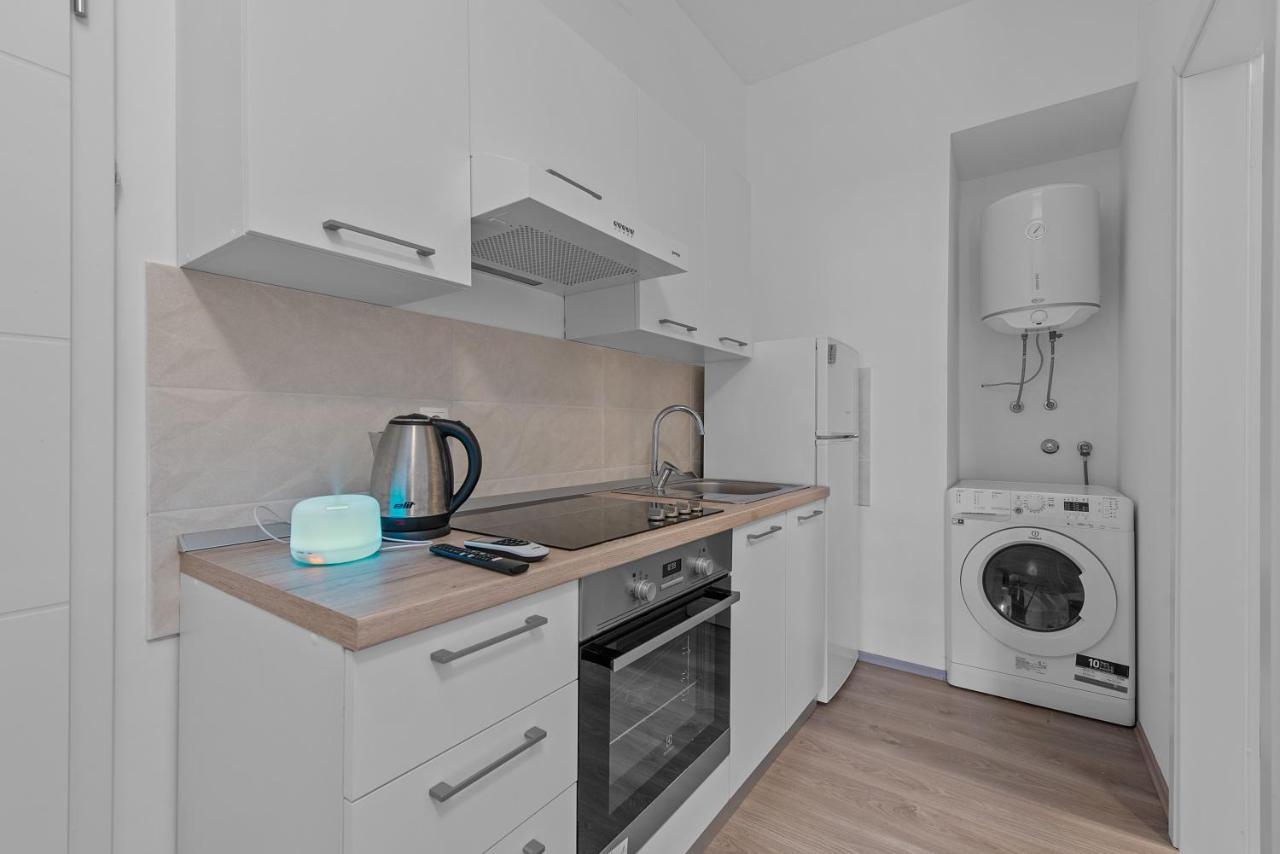 Mima Apartments Rijeka Buitenkant foto